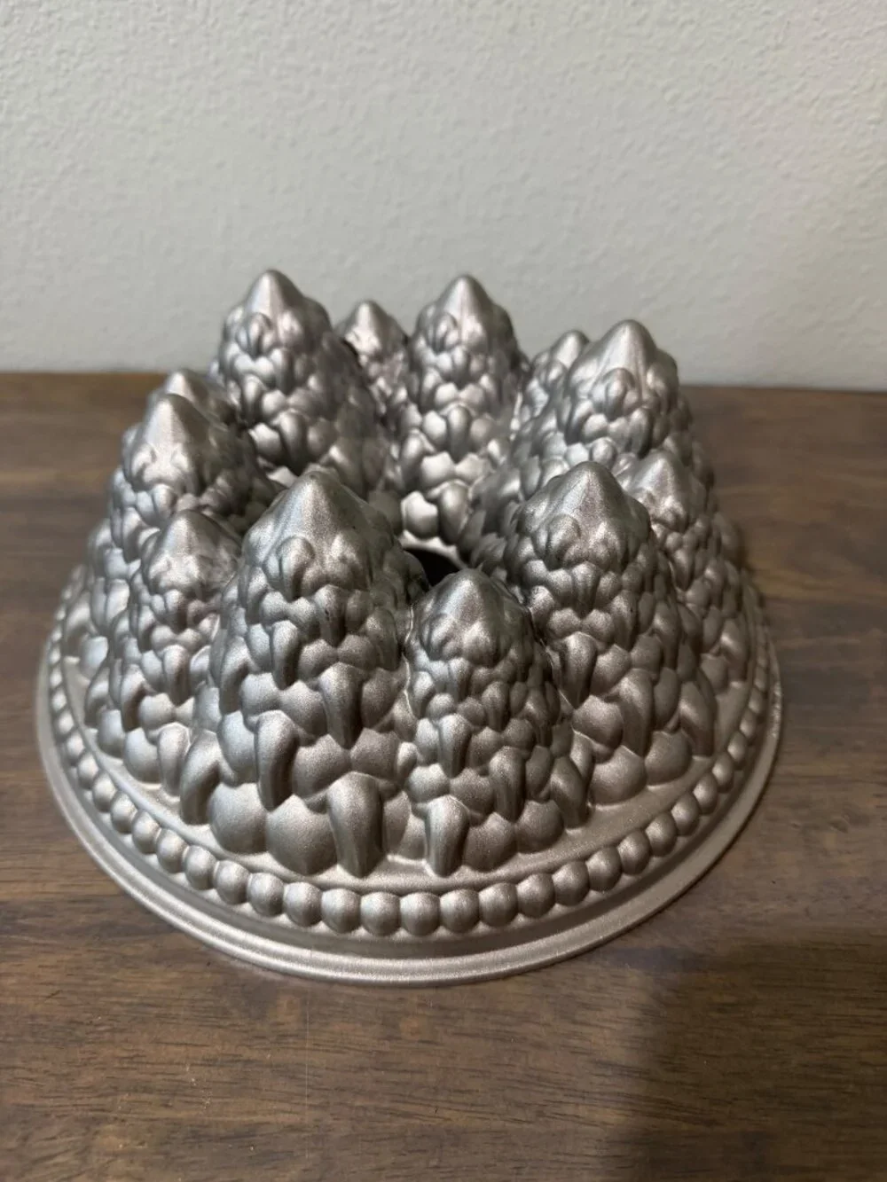 Nordic Ware Pine Forest Holiday Tree Bundt Cake Pan Great Condition